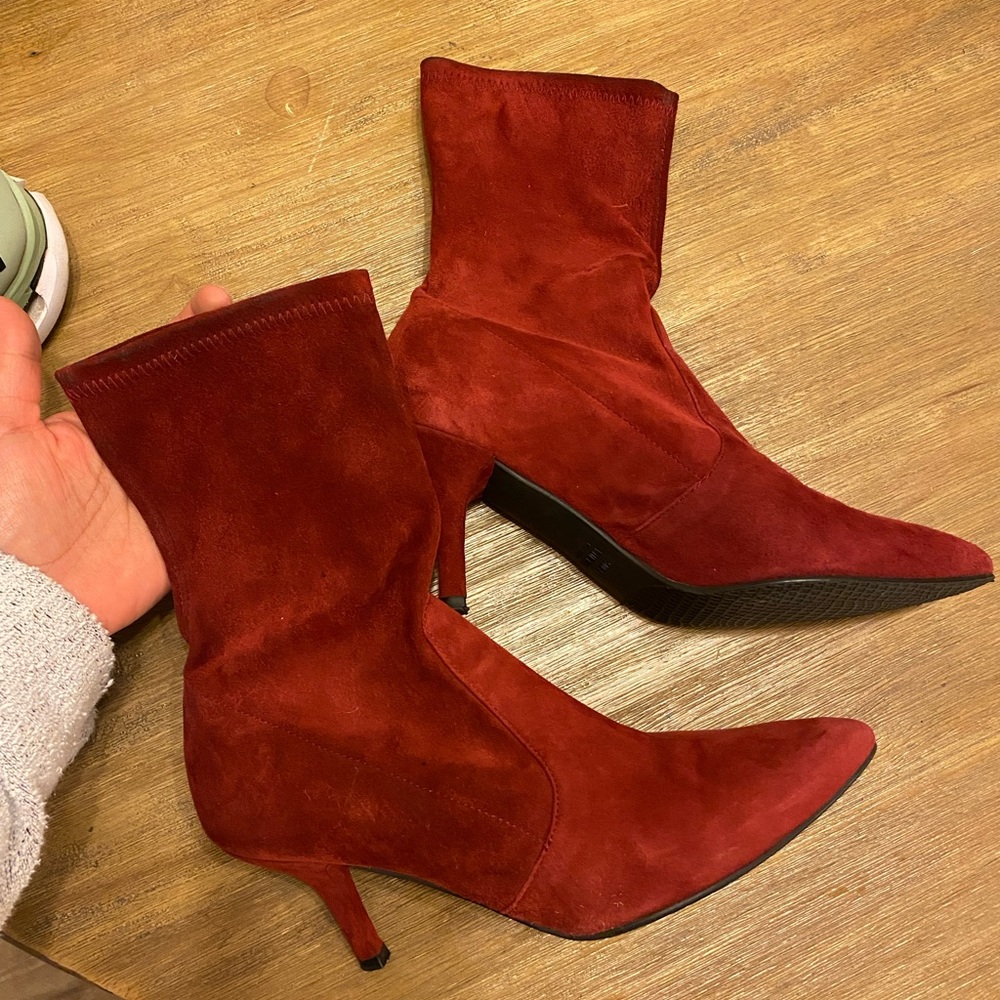 Stuart Weitzman  Size 6